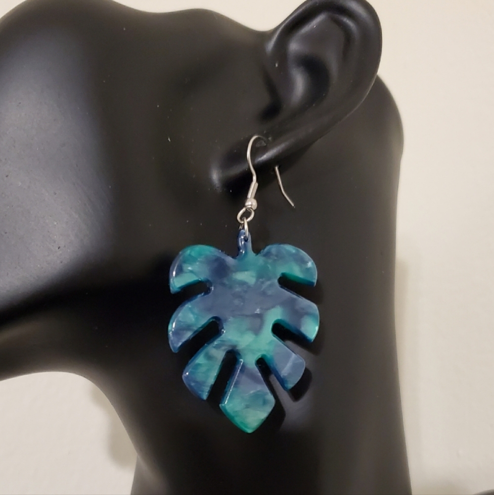 Green Monstera Leaf Earrings - image 2